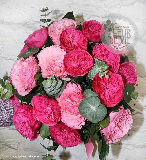Букет из 19 пионовидных розовых роз
