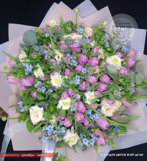Шикарный букет из тюльпанов и весенних цветов